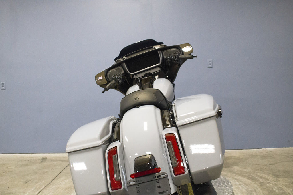 Street Glide®