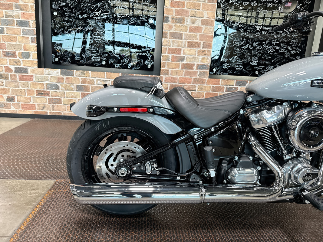 Street Bob®