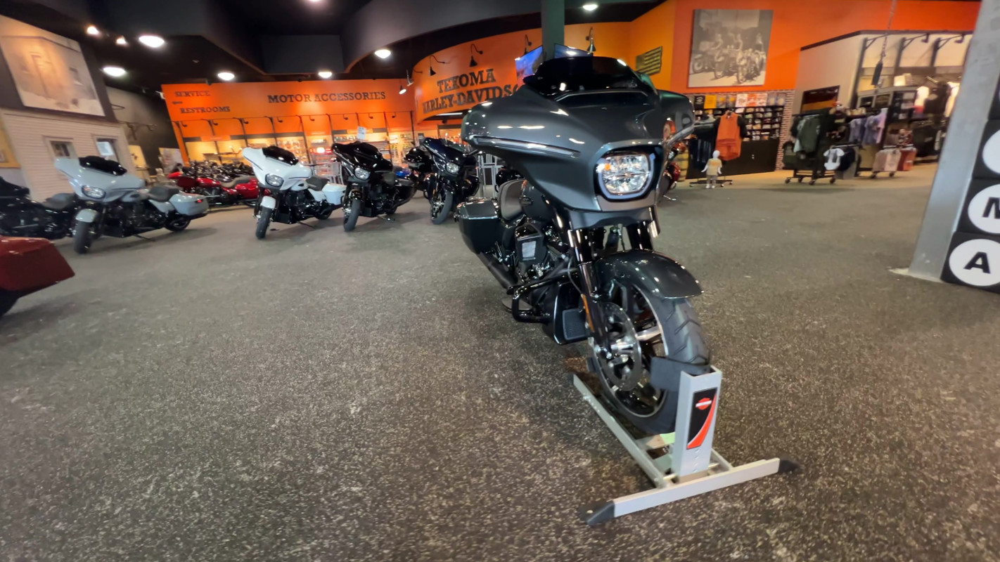 Street Glide®