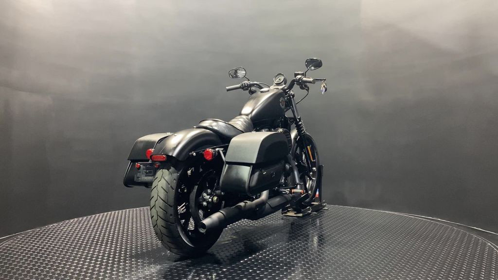 Iron 883®