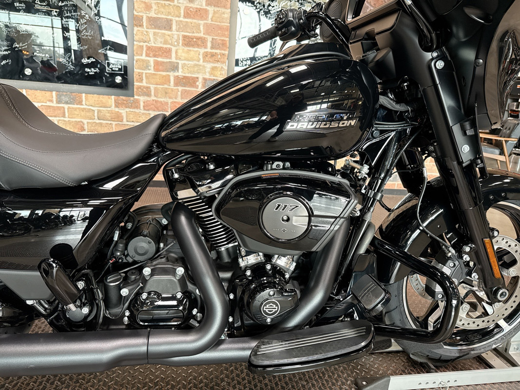 Street Glide®