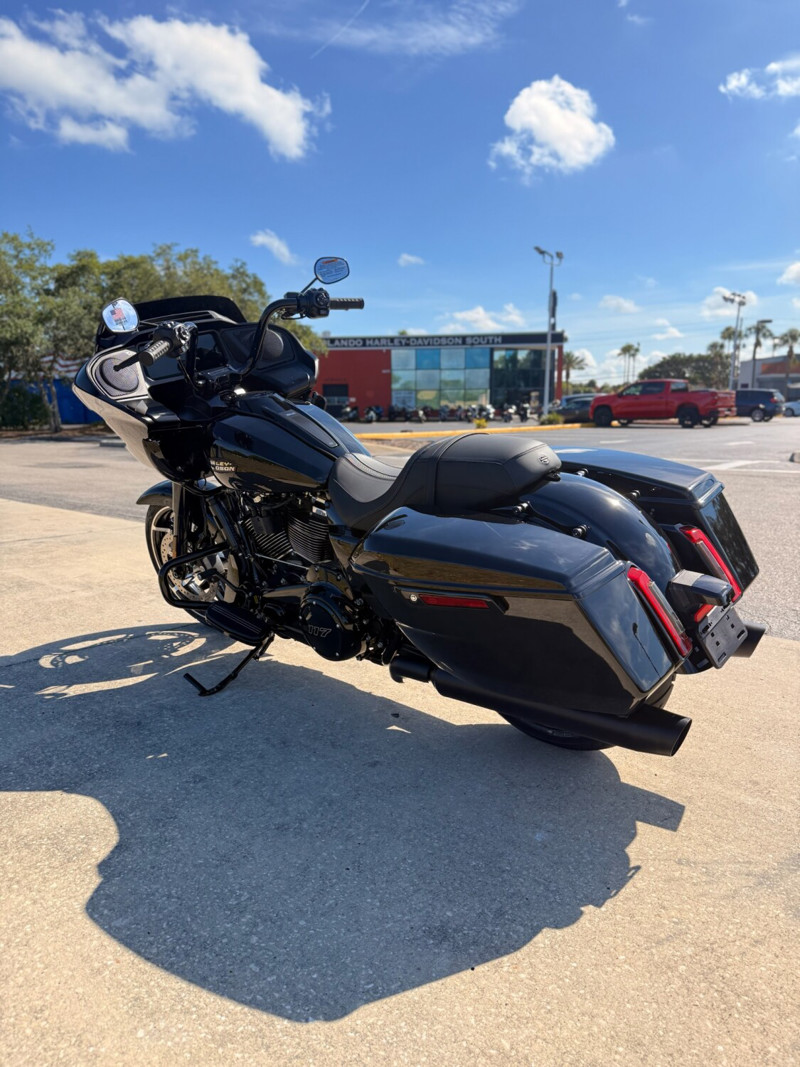 Road Glide®