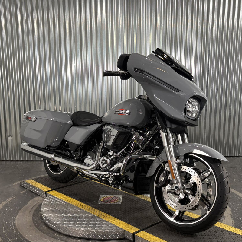 Street Glide®