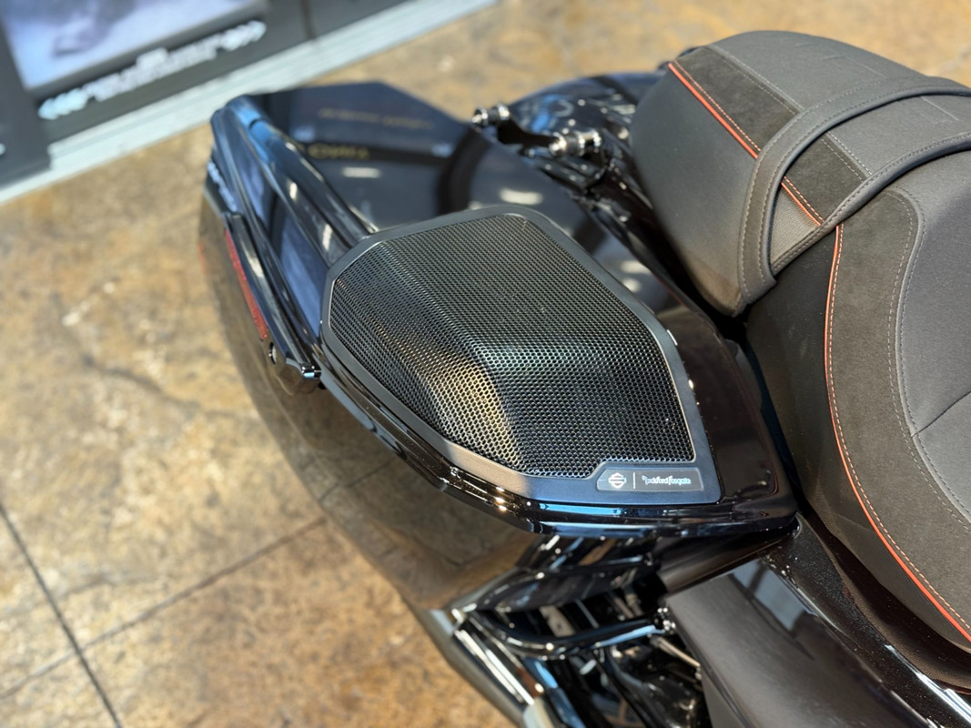 CVO® Road Glide®