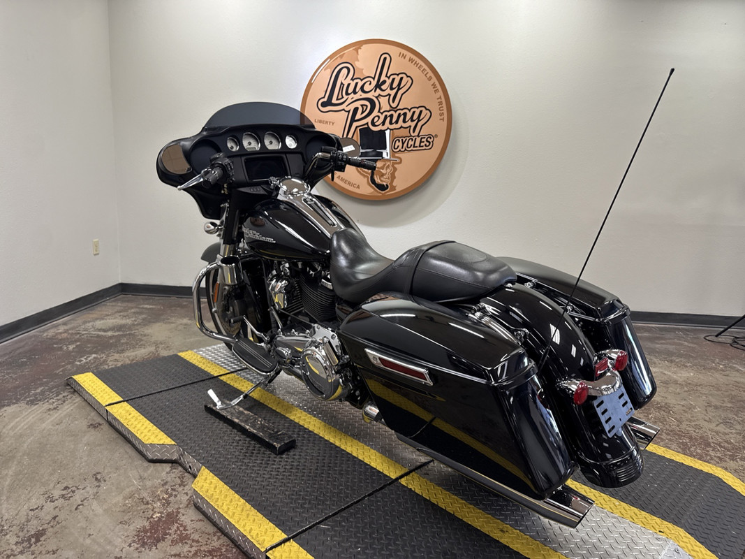 Street Glide®