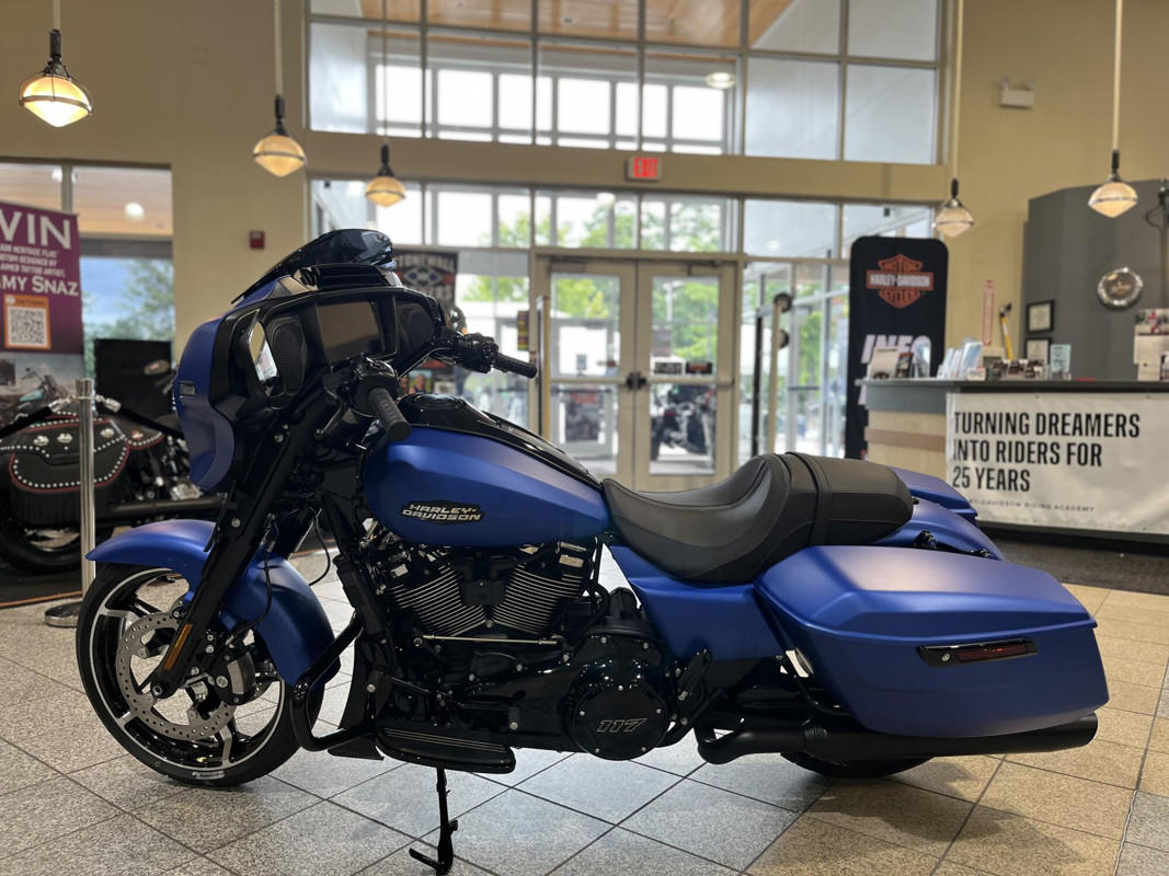 Street Glide®