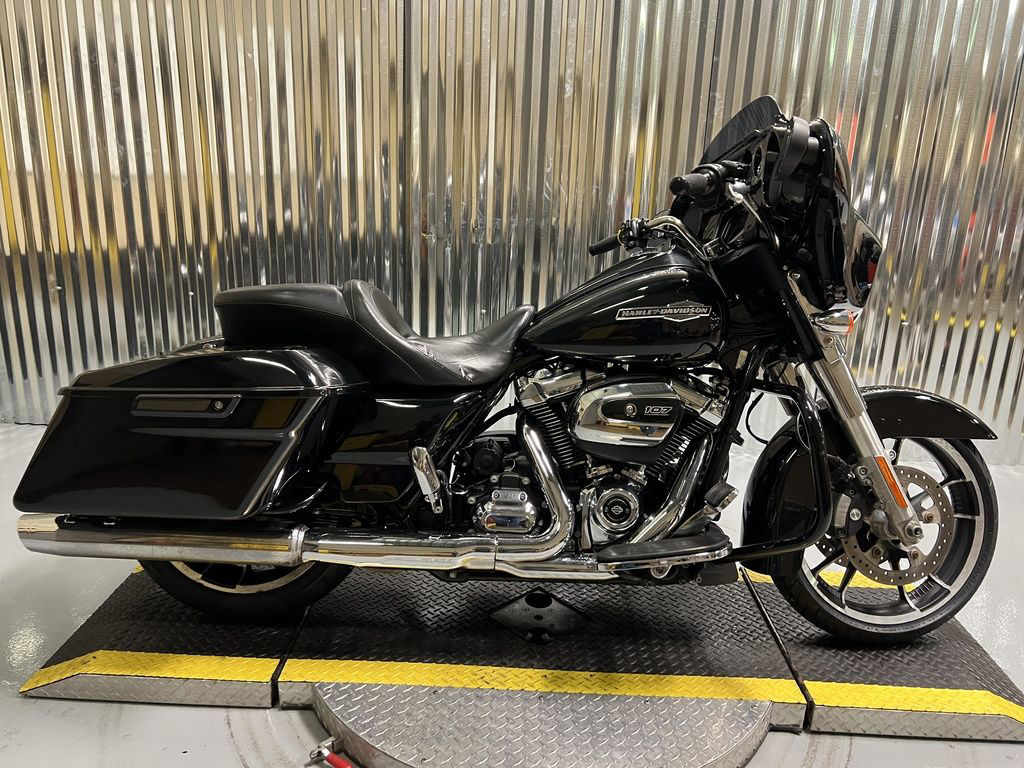 Street Glide®