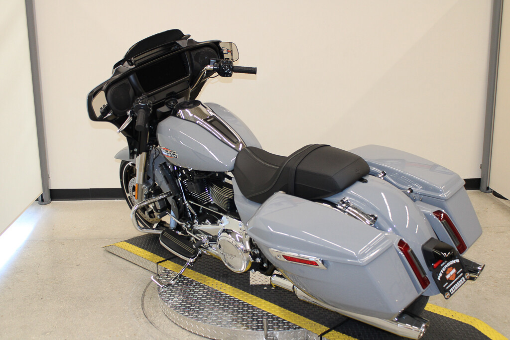 Street Glide®