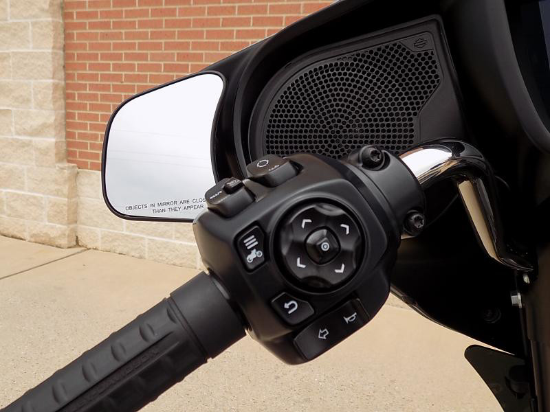 Street Glide®