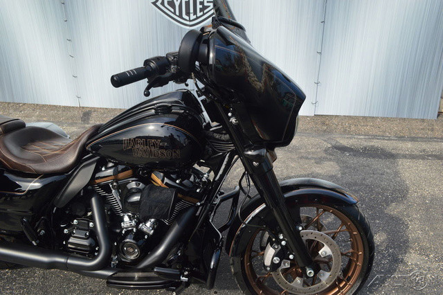 Street Glide® ST