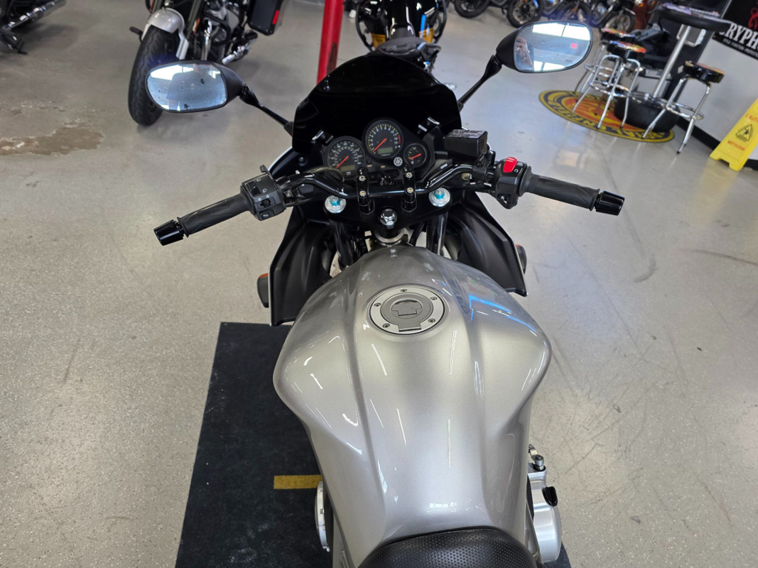 FZ1