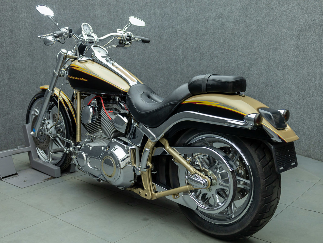 Screamin' Eagle® Softail® Deuce