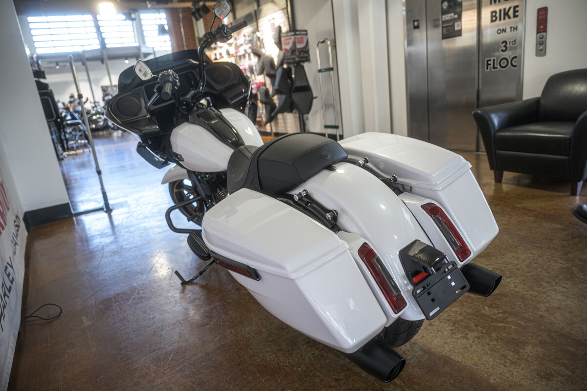 Road Glide®