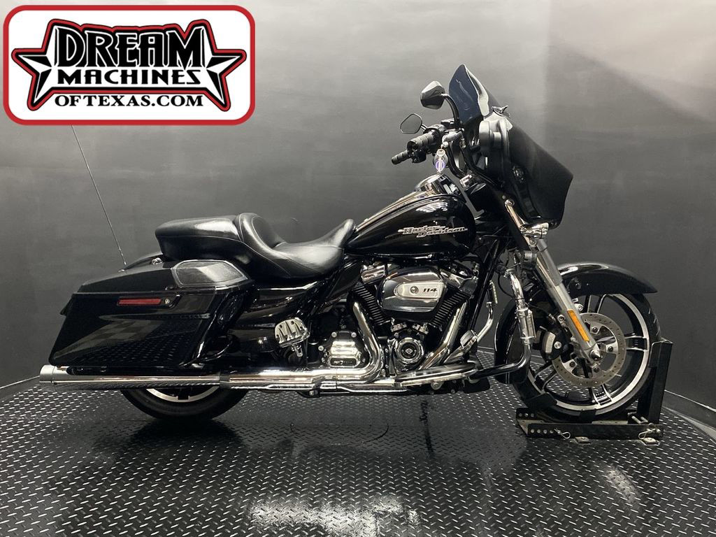 Street Glide®