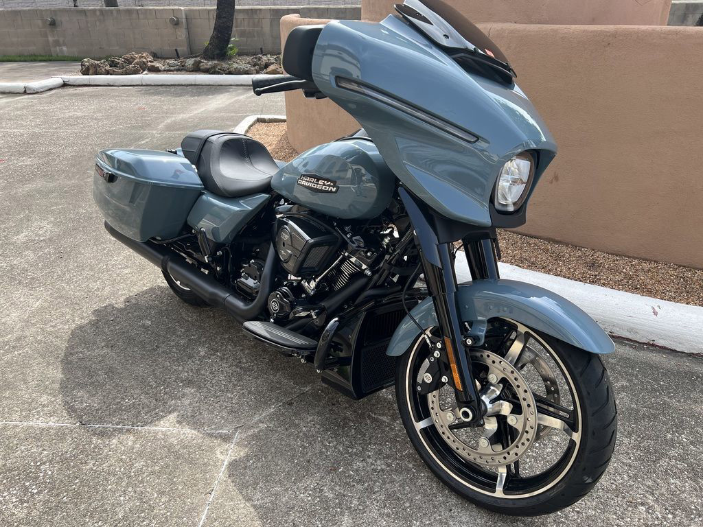 Street Glide®