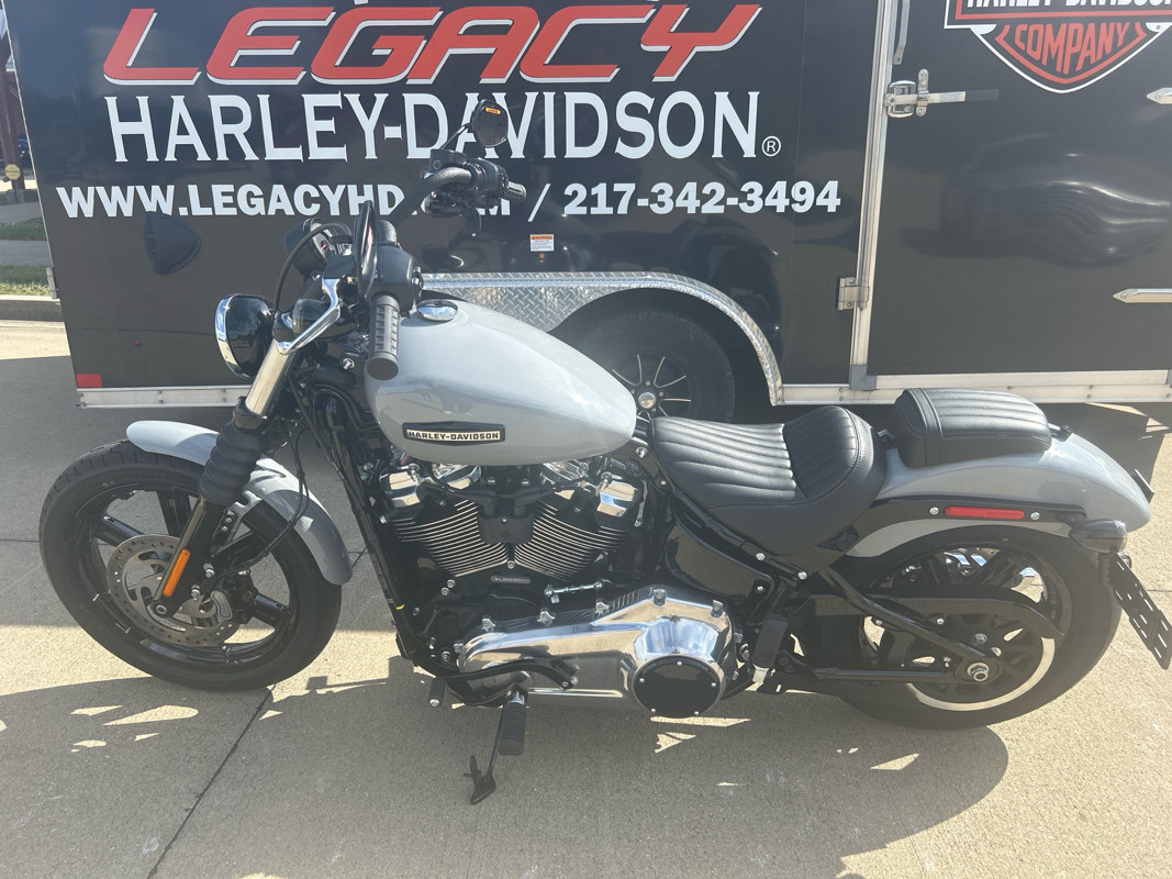 Street Bob®