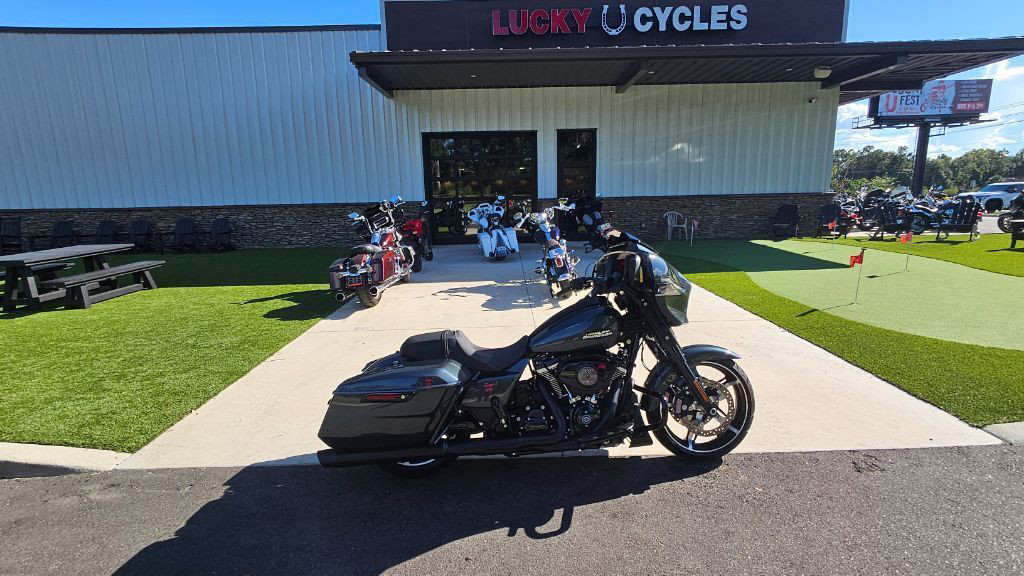 Street Glide®