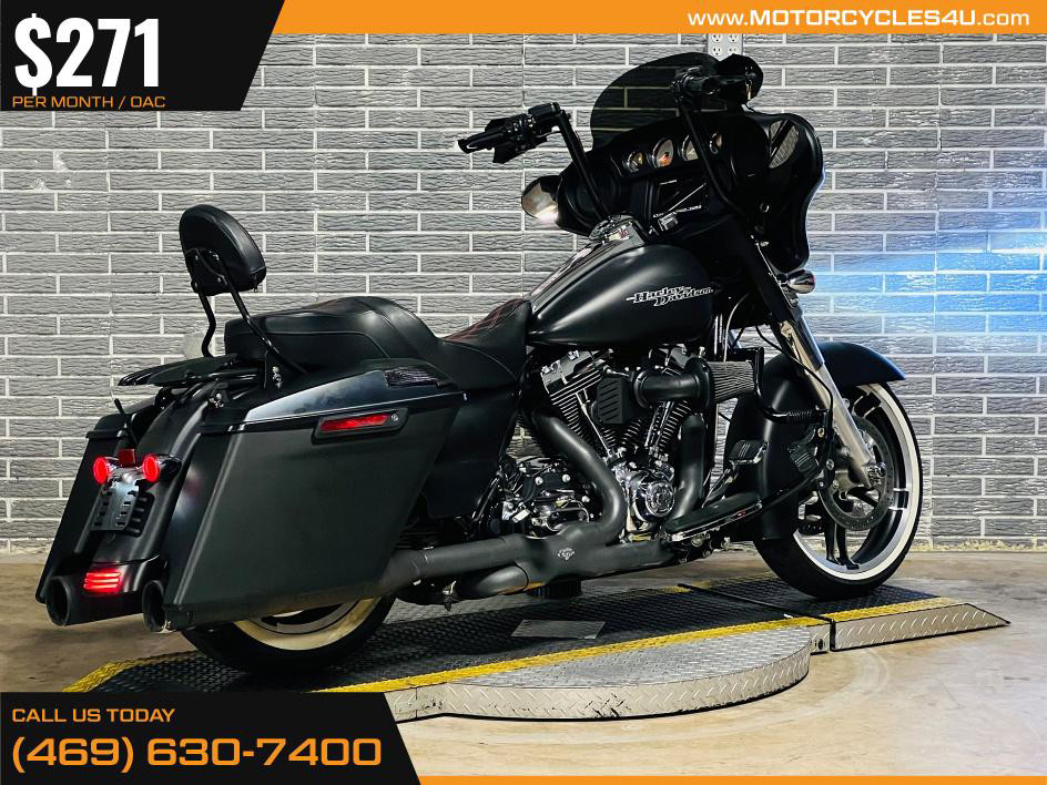 Street Glide®