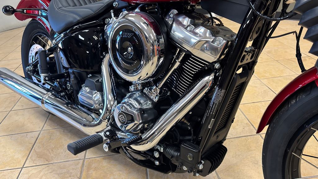 Street Bob®