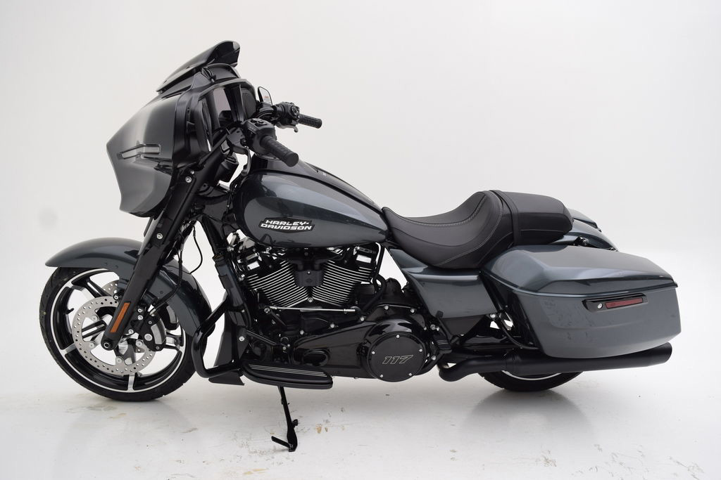 Street Glide®