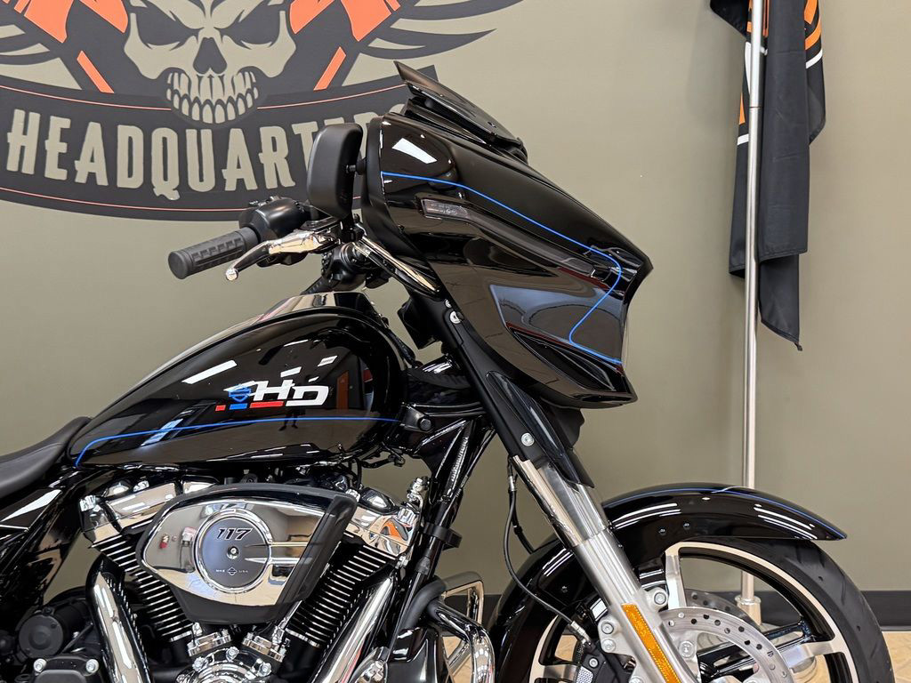 Street Glide®