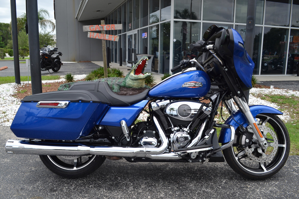 Street Glide®