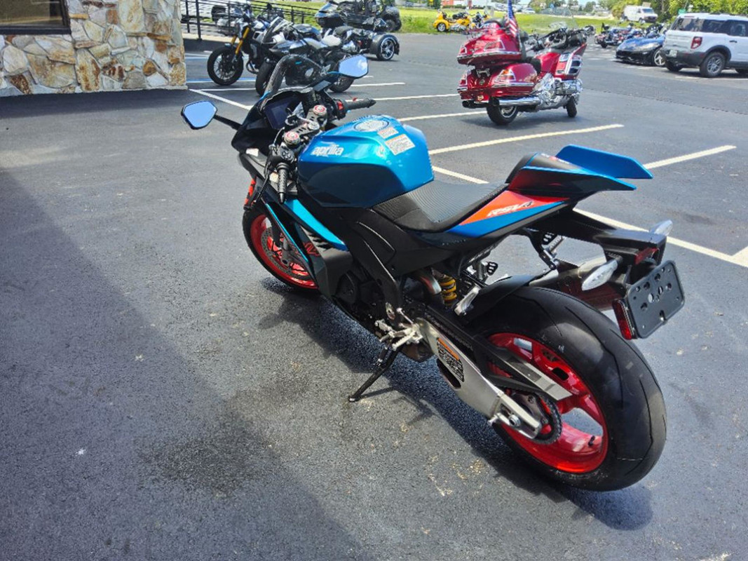 RSV4 1100