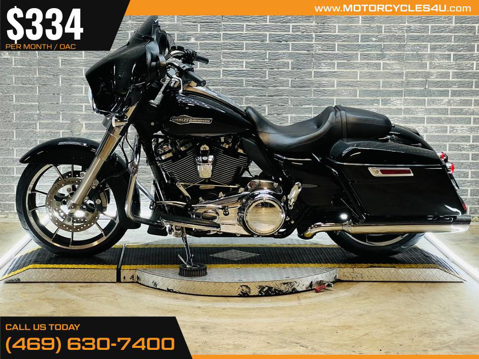 Street Glide®