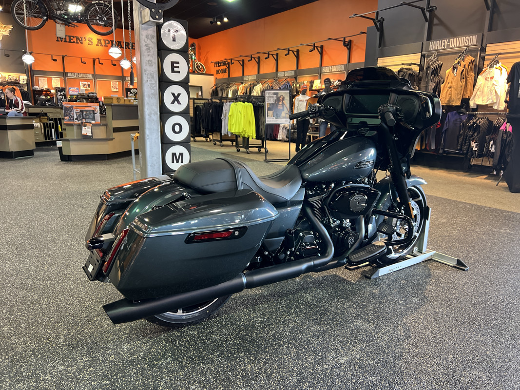 Street Glide®