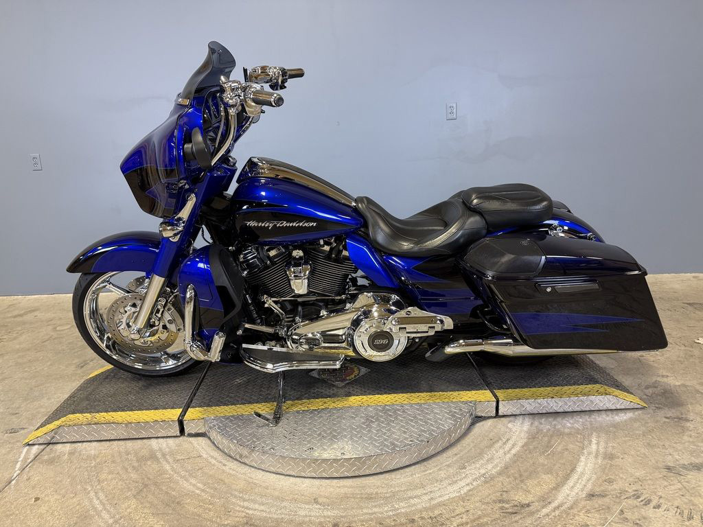 CVO® Street Glide®