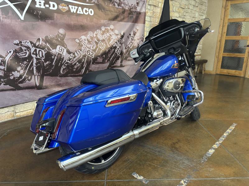 Street Glide®