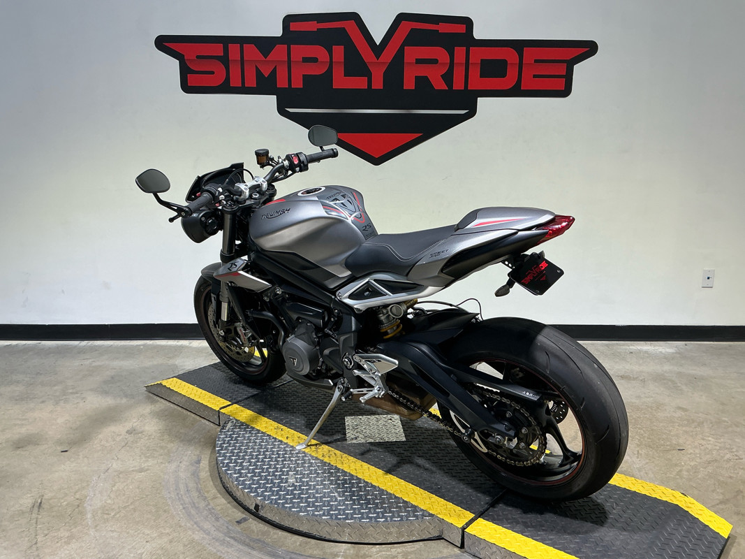 Street Triple RS