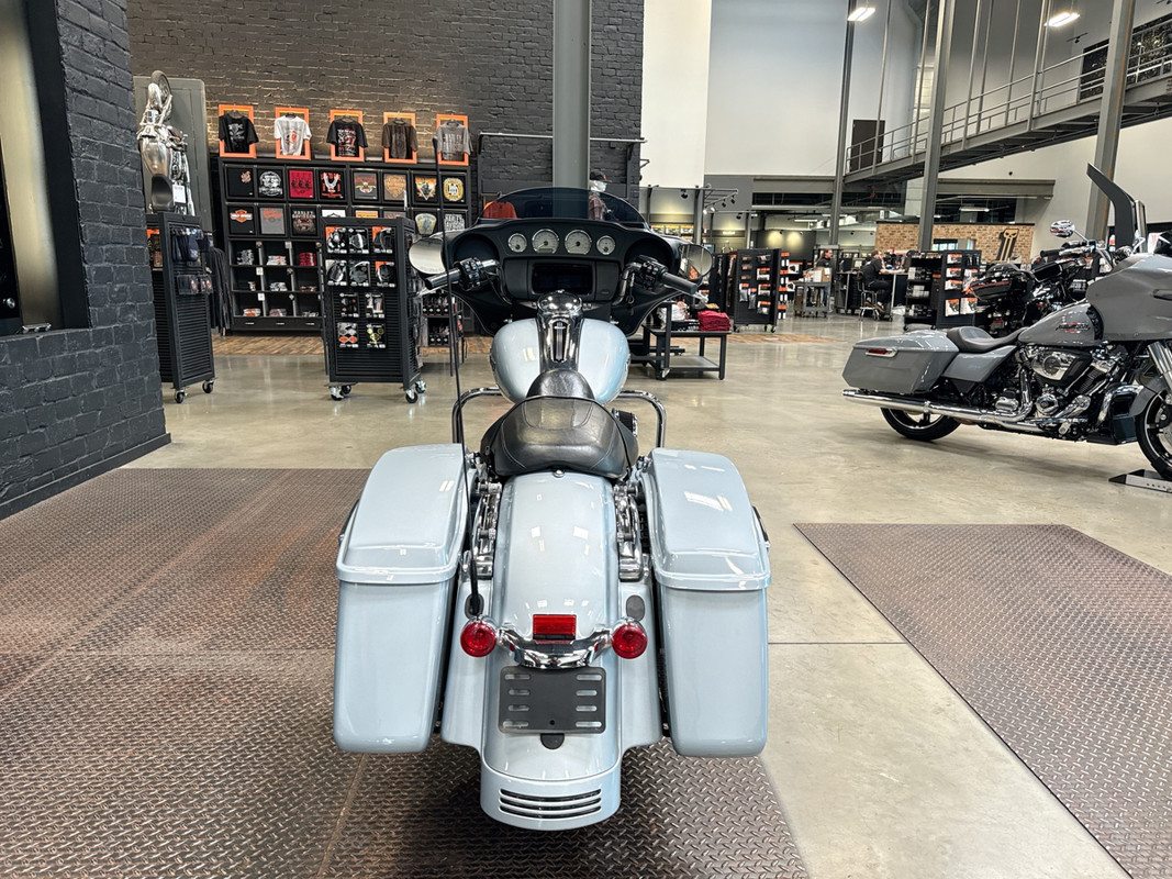 Street Glide®