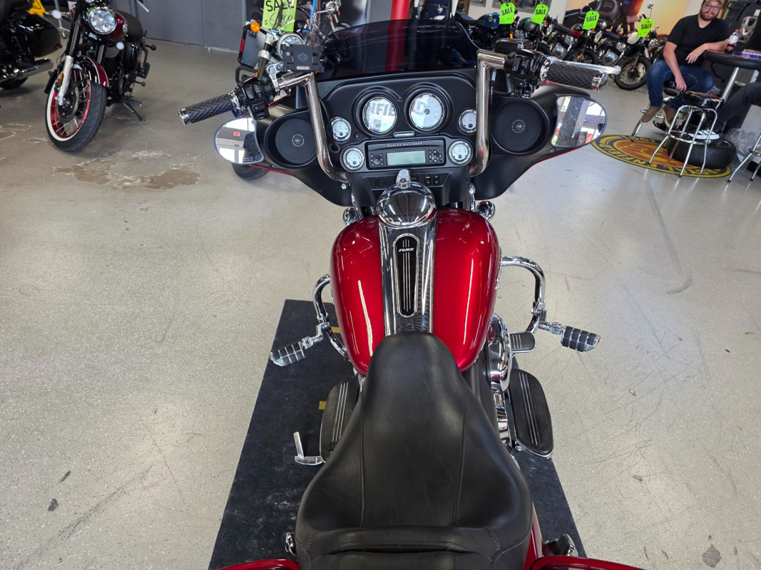Street Glide®
