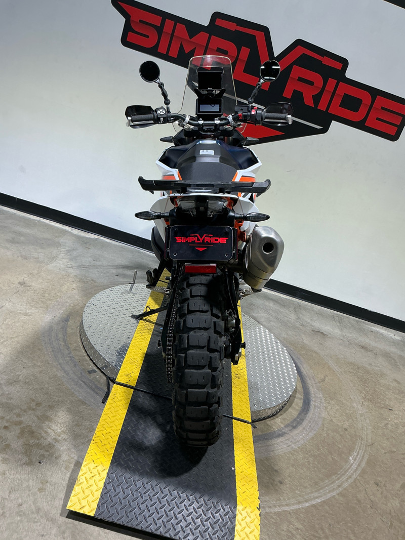 890 Adventure R