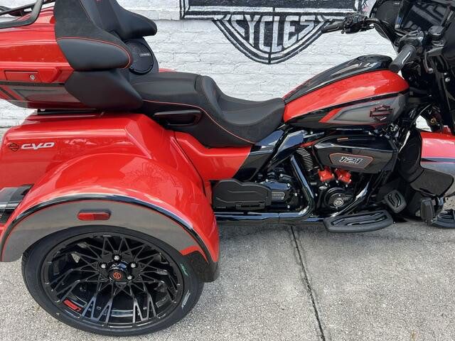 CVO® Street Glide® 3 Limited
