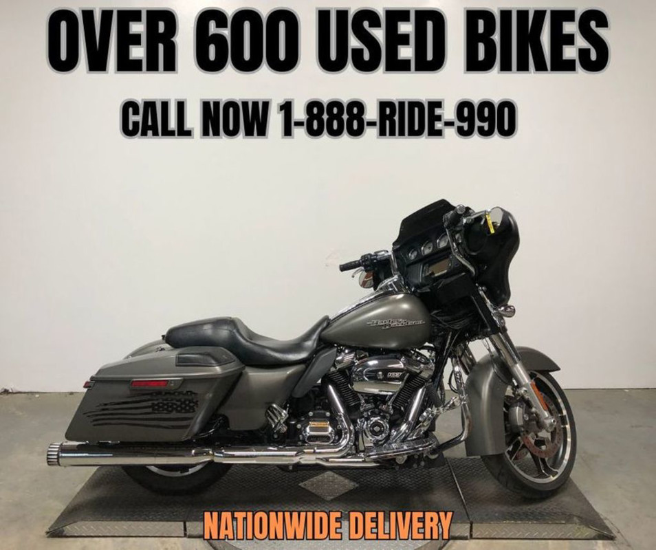 Street Glide®