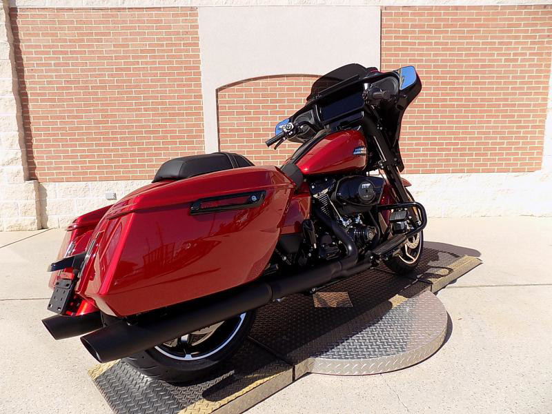 Street Glide®