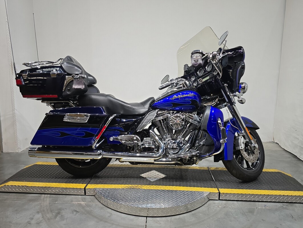 CVO® Ultra Classic Electra Glide®