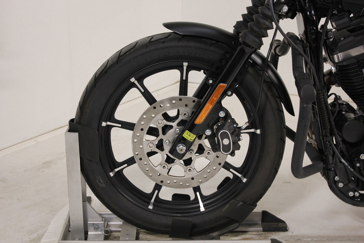 Iron 883®