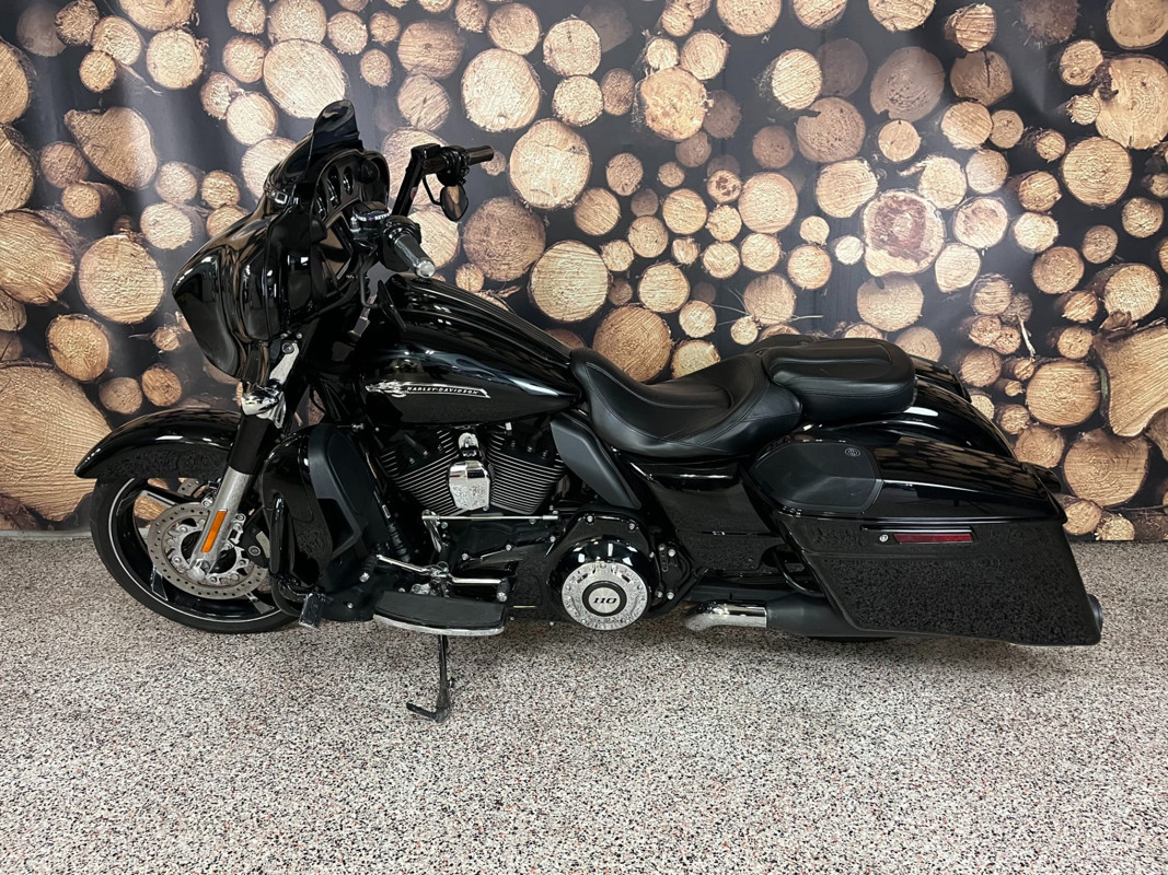 CVO® Street Glide®