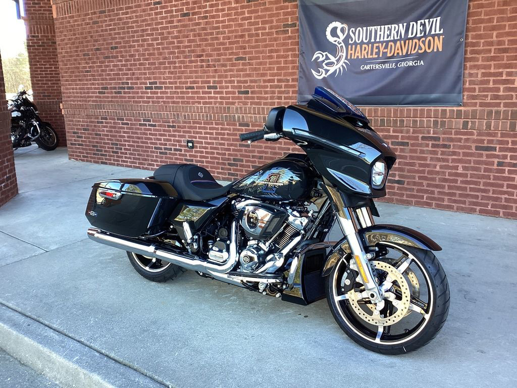 Street Glide®