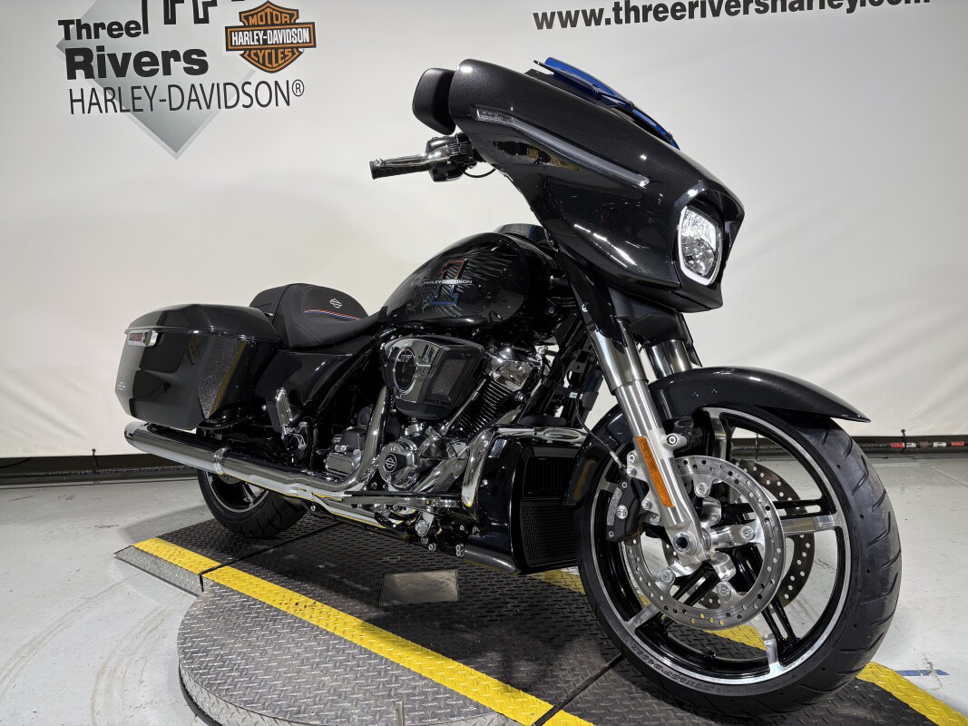 Street Glide®