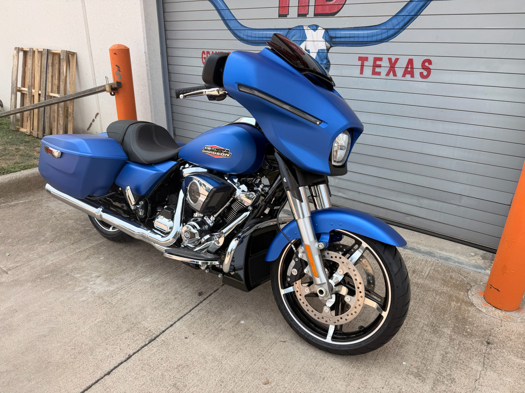 Street Glide®