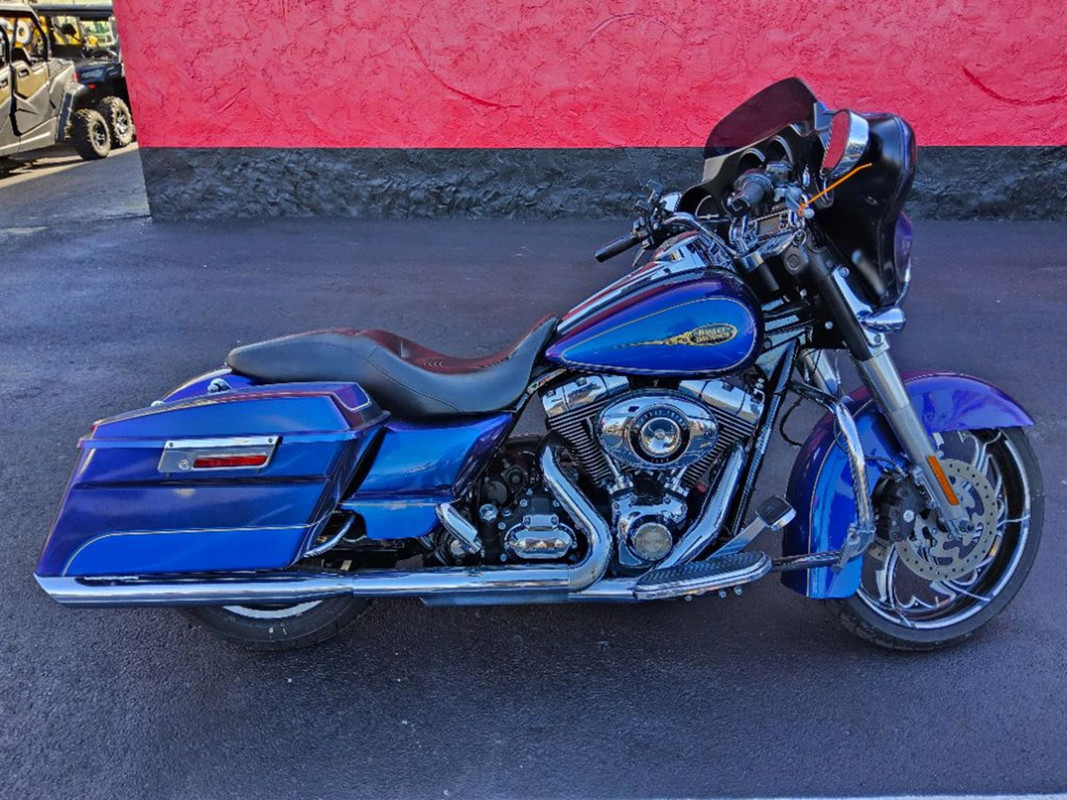 Street Glide®