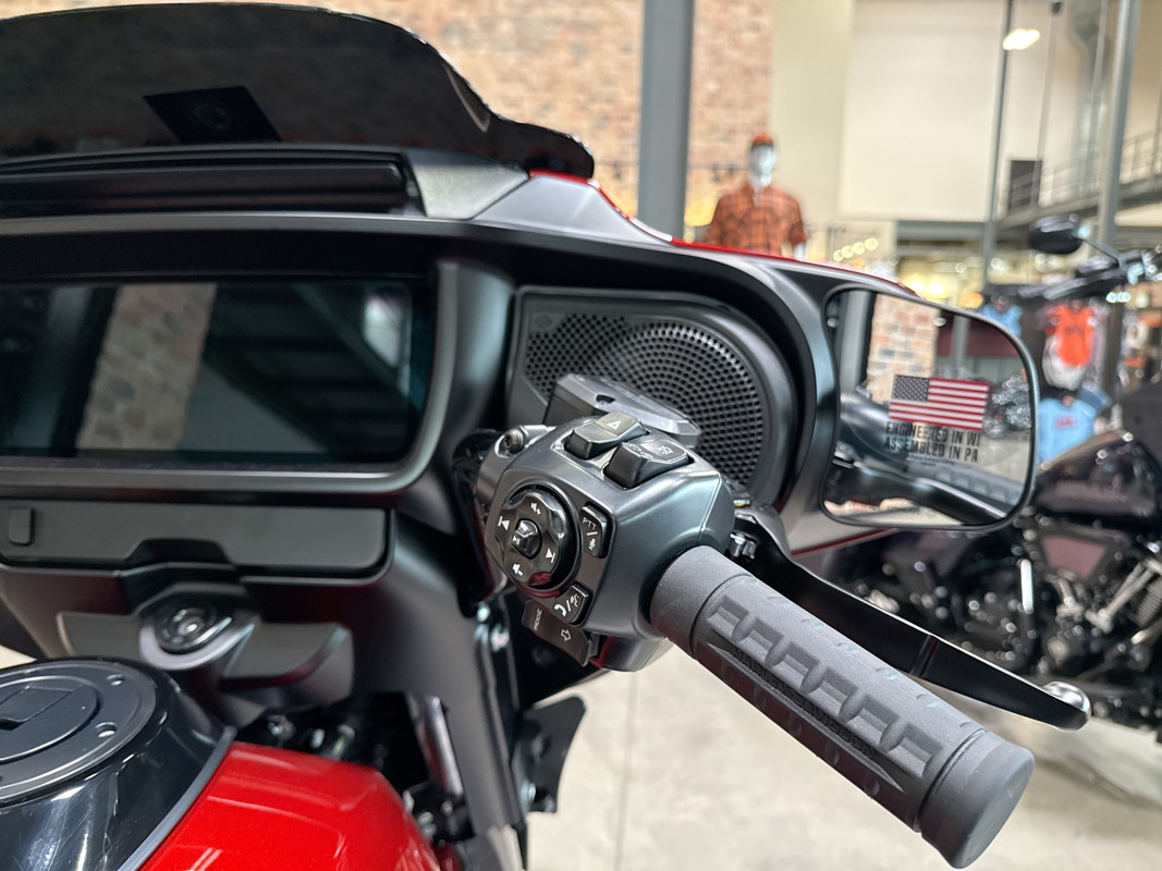Street Glide®