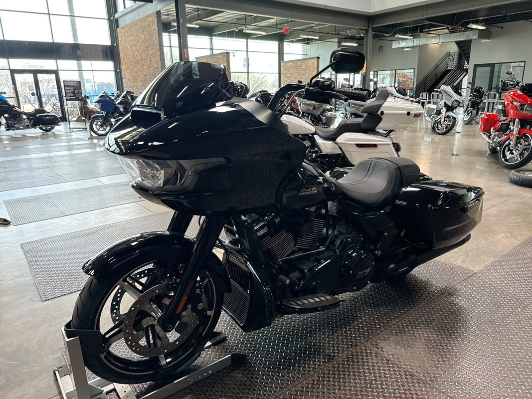 Road Glide®