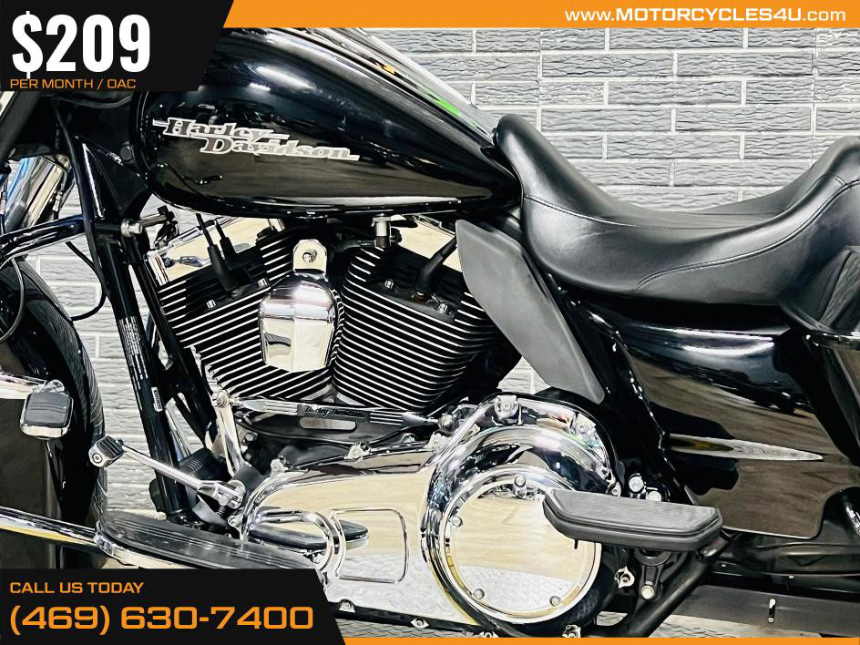 Street Glide®