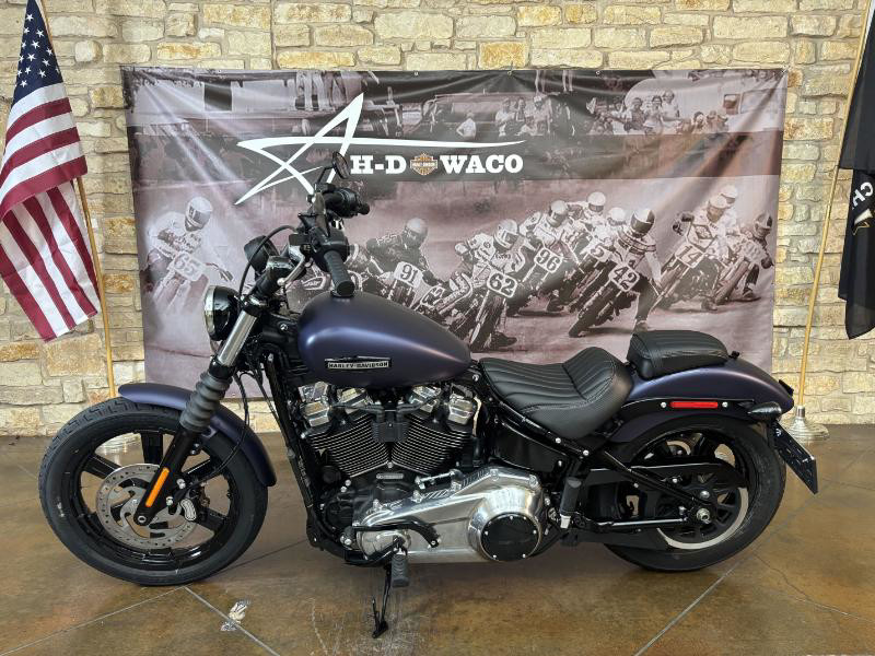 Street Bob®