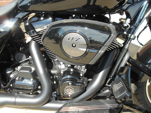 Street Glide®